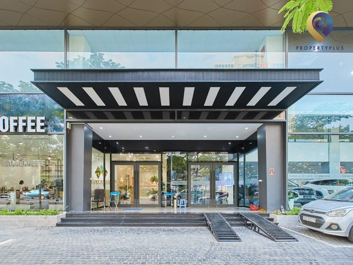 Cửa chính Luxury Office Võ Chí Công